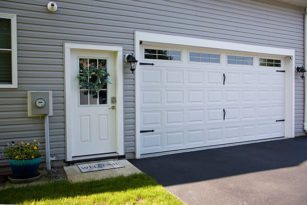 24/7 Emergency Garage Door Panel Replacement experts in Van Horn, TX